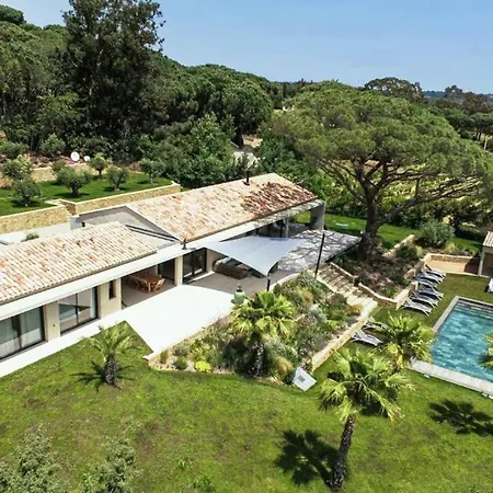 度假居 Luxury In With Private Pool 圣特罗佩