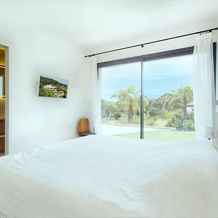 Luxury In With Private Pool 度假居 圣特罗佩